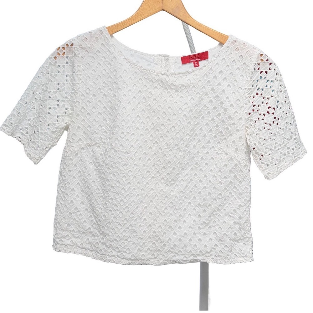 Saks Fifth White Eyelet Lace Medium Crop Top Cottagecore Coastal Cotton Summer